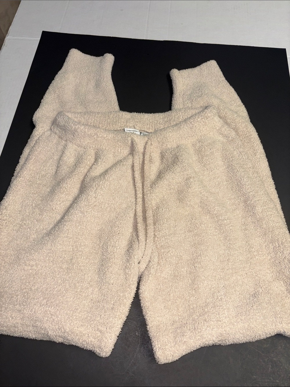 cupcakes & cashmere Cream Plush Lounge joggers